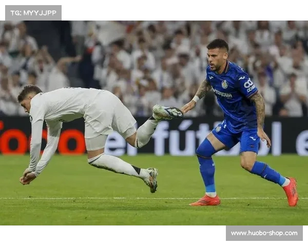 西甲联赛赫塔菲索里亚扑出远射